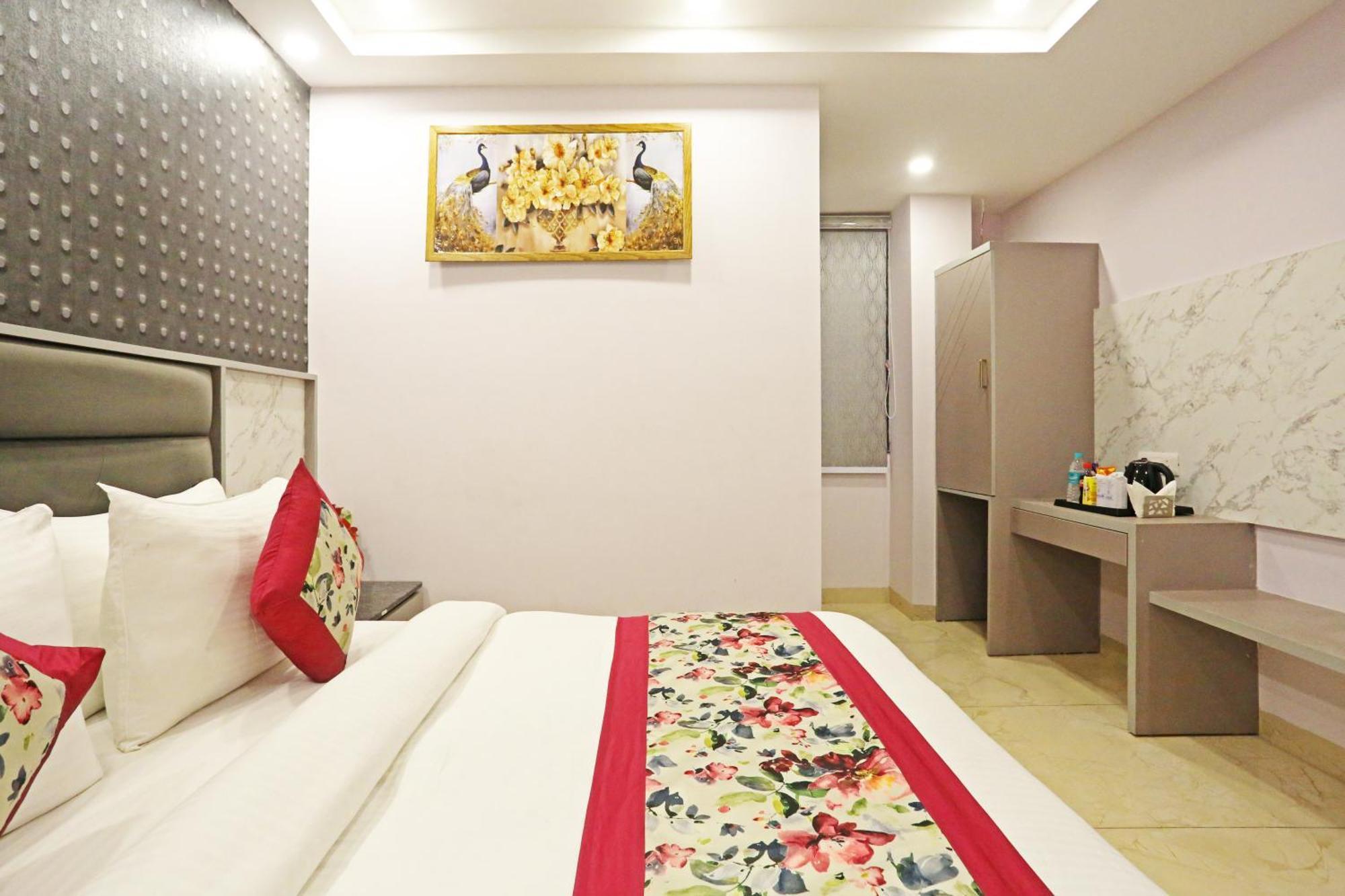 Hotel Mayfair Just A Minute Away From New Delhi Railway Station And Connaught Place Exterior photo