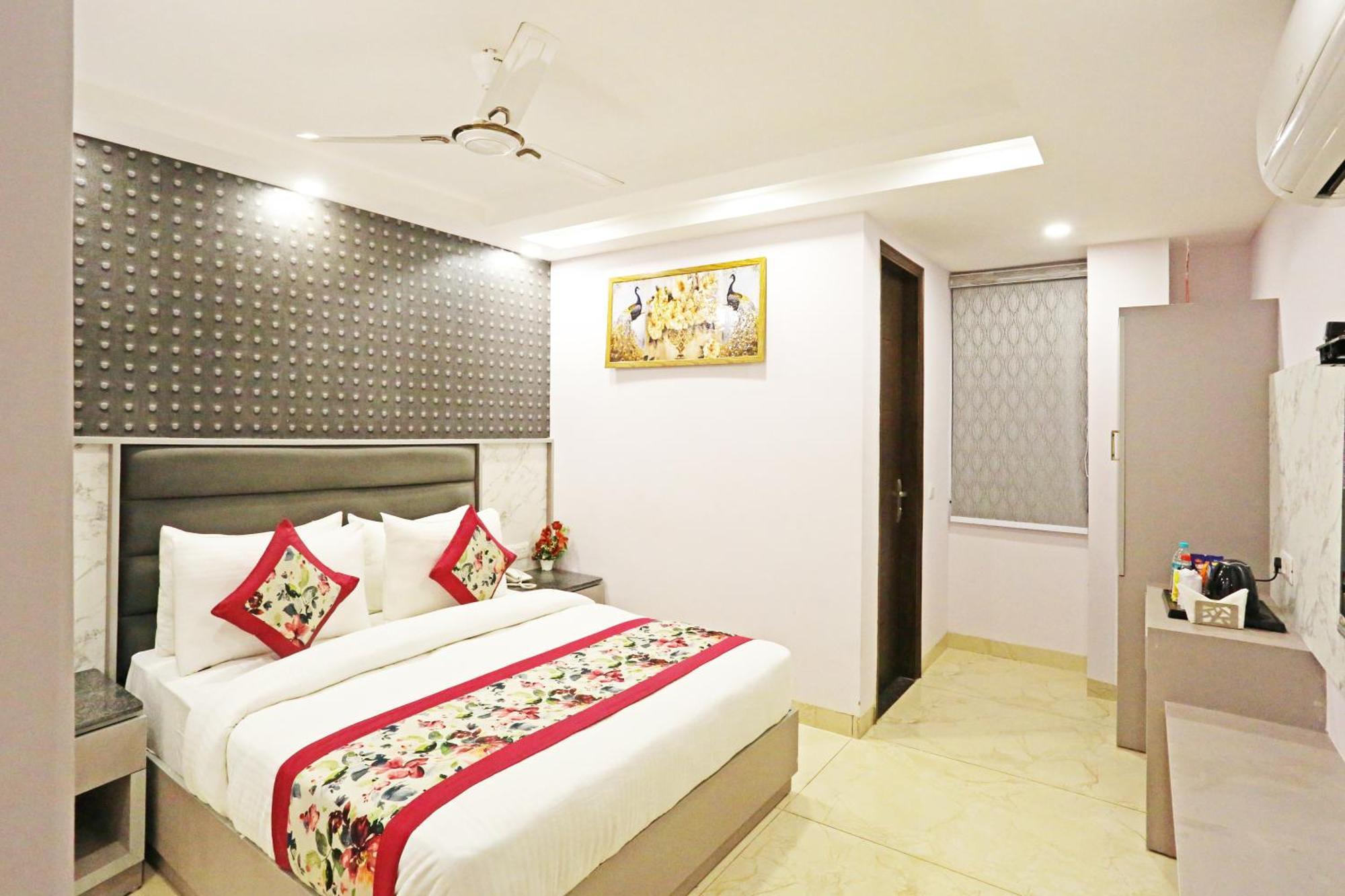 Hotel Mayfair Just A Minute Away From New Delhi Railway Station And Connaught Place Exterior photo