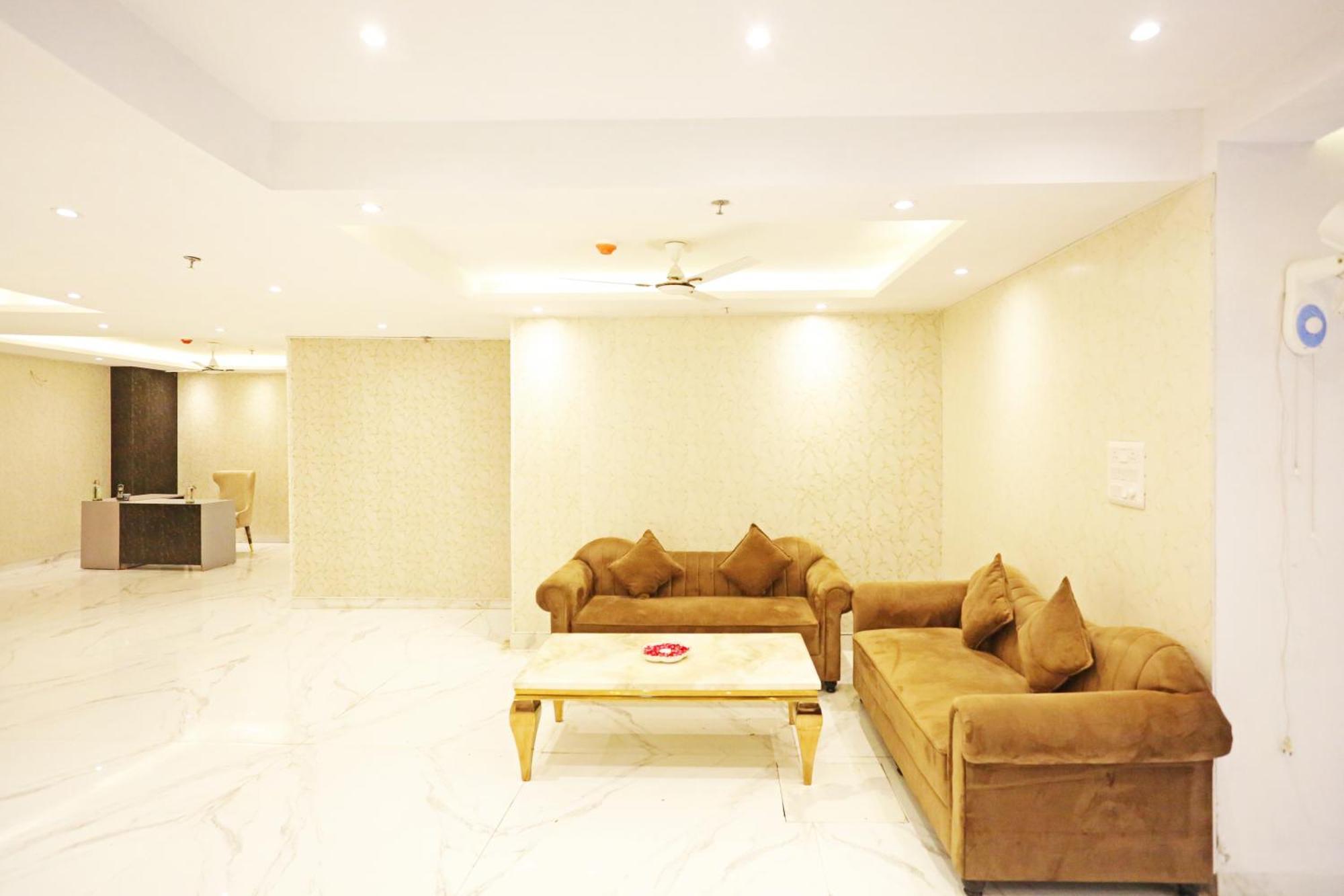 Hotel Mayfair Just A Minute Away From New Delhi Railway Station And Connaught Place Exterior photo