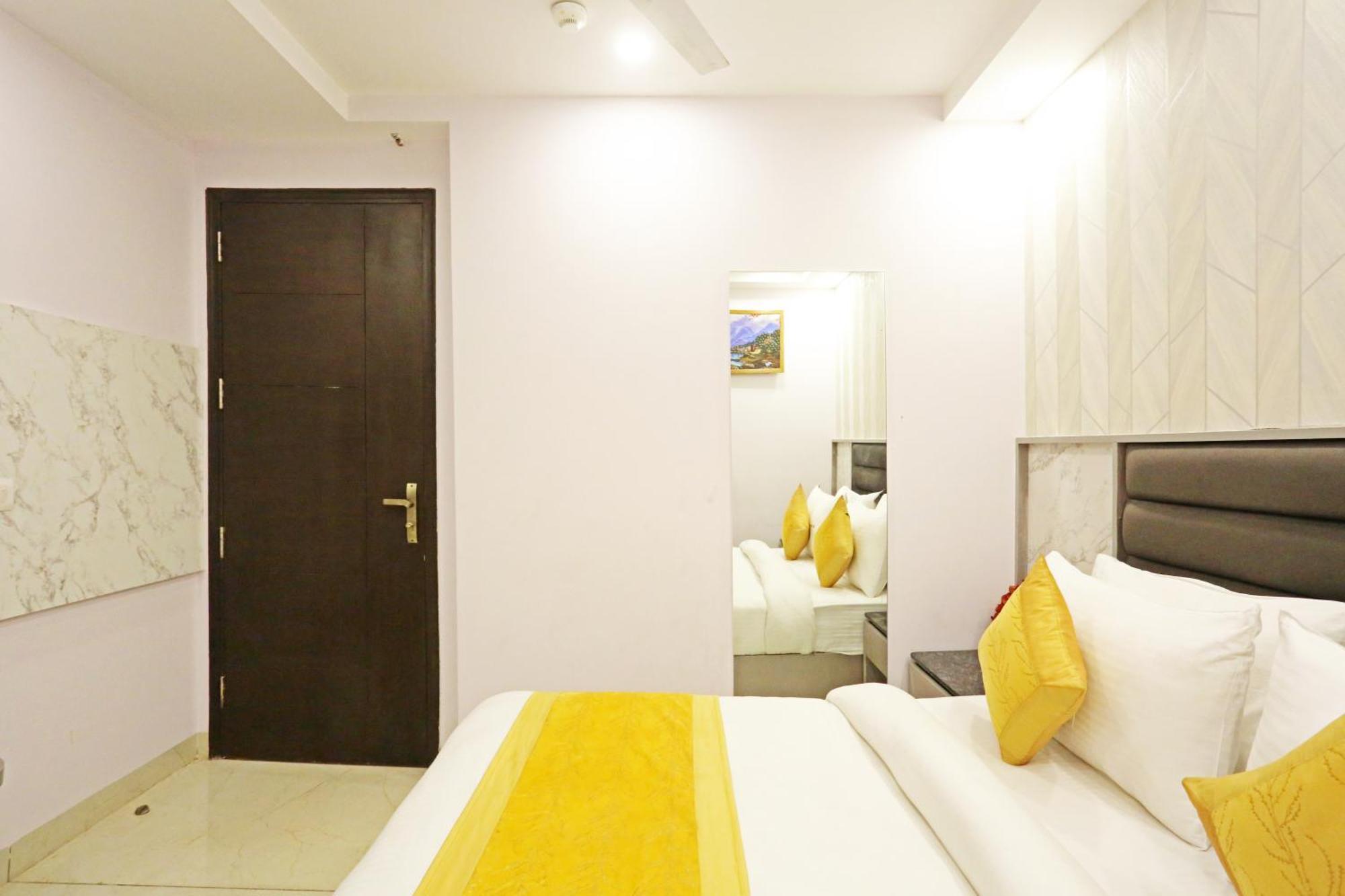 Hotel Mayfair Just A Minute Away From New Delhi Railway Station And Connaught Place Exterior photo
