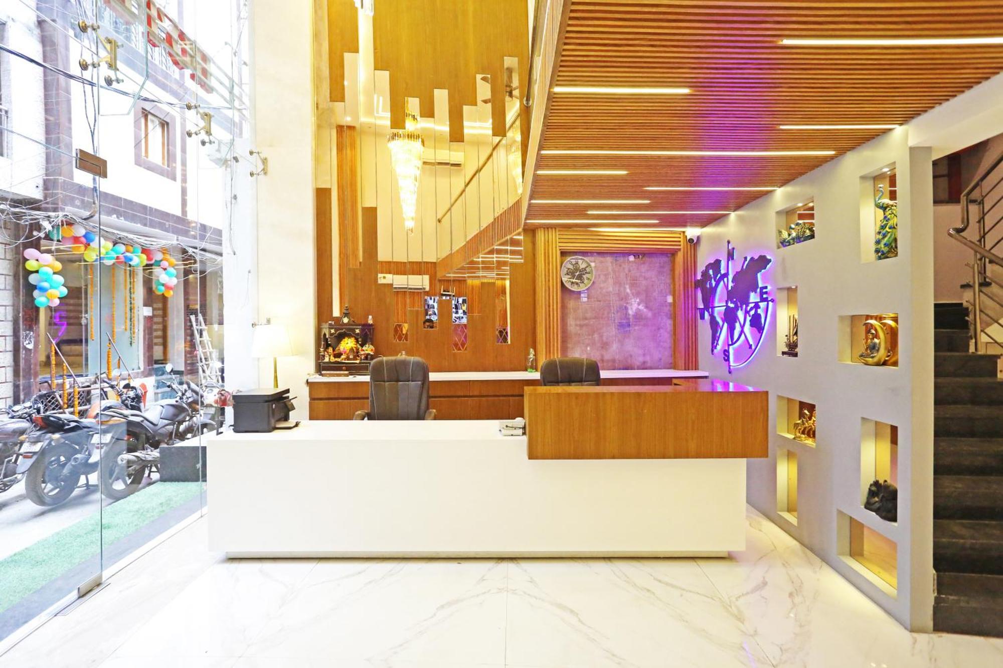 Hotel Mayfair Just A Minute Away From New Delhi Railway Station And Connaught Place Exterior photo